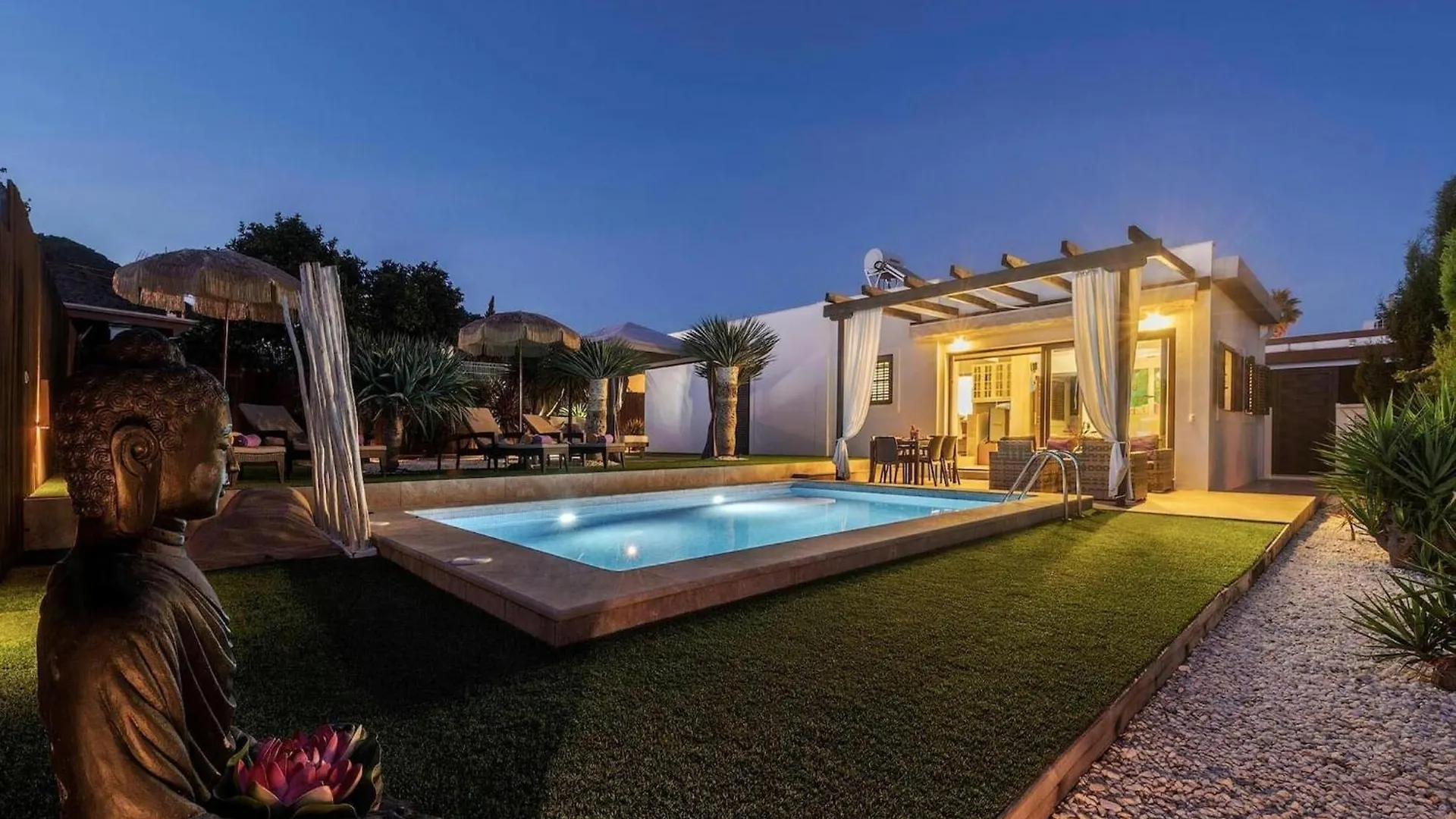 Charming Villa In Ibiza Town location